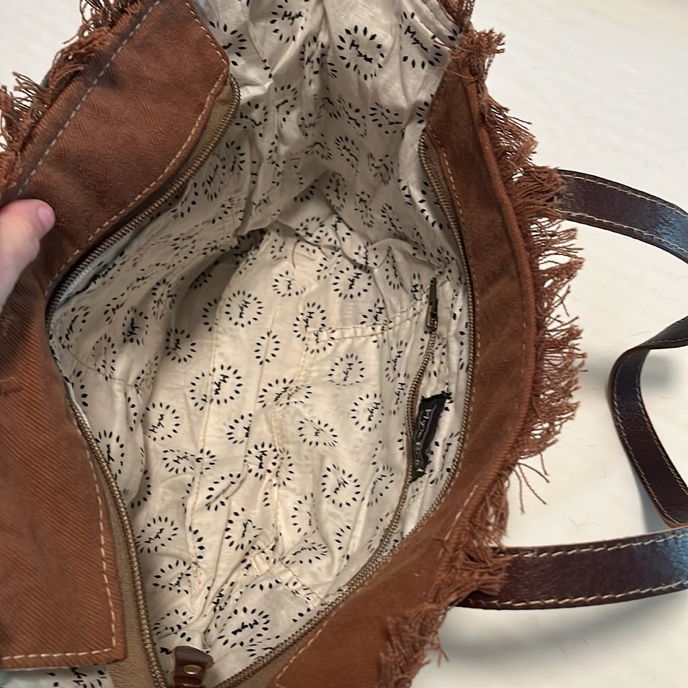 Cowhide floral purse - Picture 3 of 3